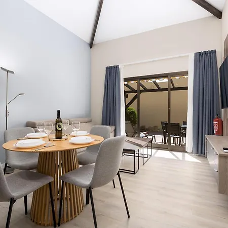 Home2book In With Pool Terrace דירה קורלחו