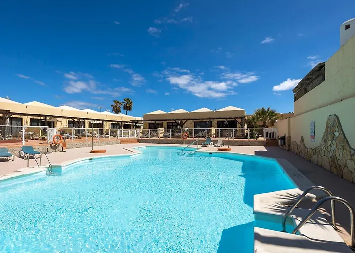 Home2book In With Pool Terrace Κοραλέχο