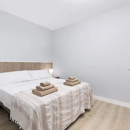 Home2book In With Pool Terrace *